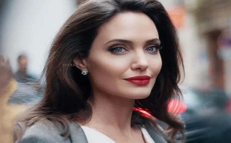 Angelina Jolie Hollywood Actress Biography, Producer, Director-2023